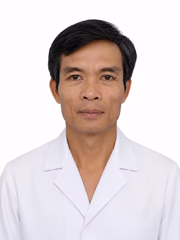 Bác sĩ CKI ngoại Vũ Quang Hưng.jpg
