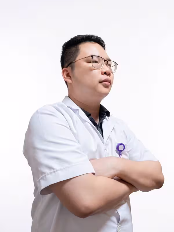 Phùng Duy Anh. Thạc sỹ tai mũi họng.jpg